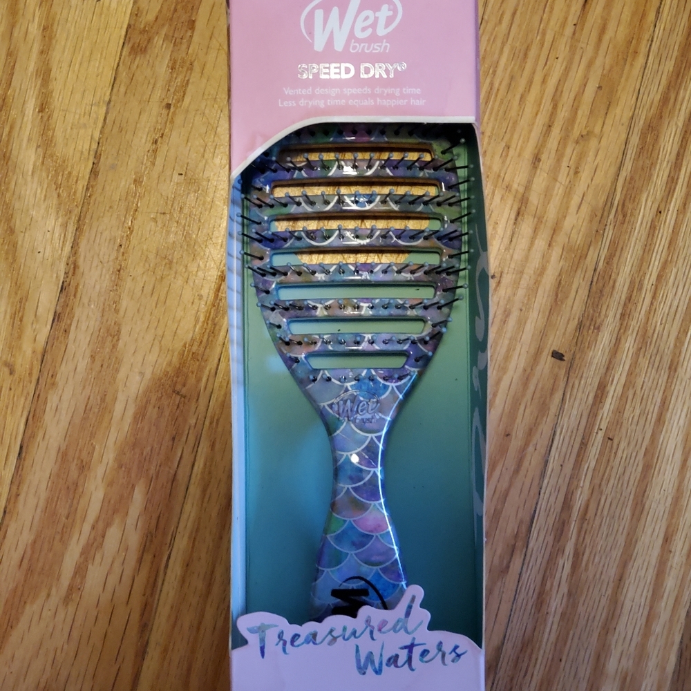 Wet brush